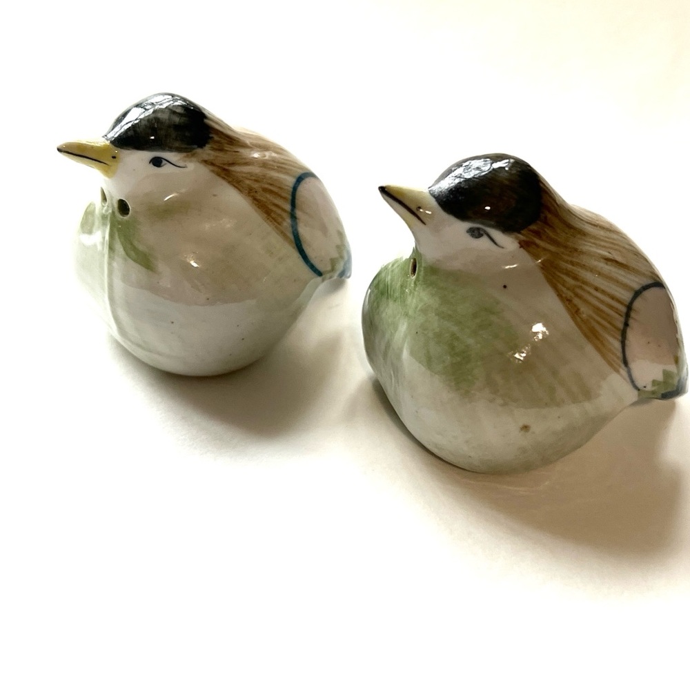Vintage bird salt and pepper, shakers, Ceramic Bird Figurines